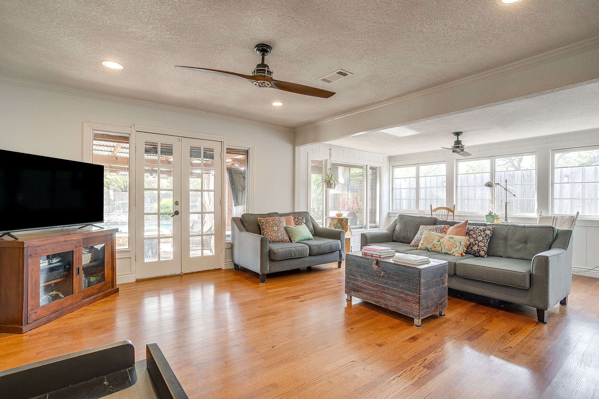 320 Eastwood Avenue Fort Worth TX 76107
