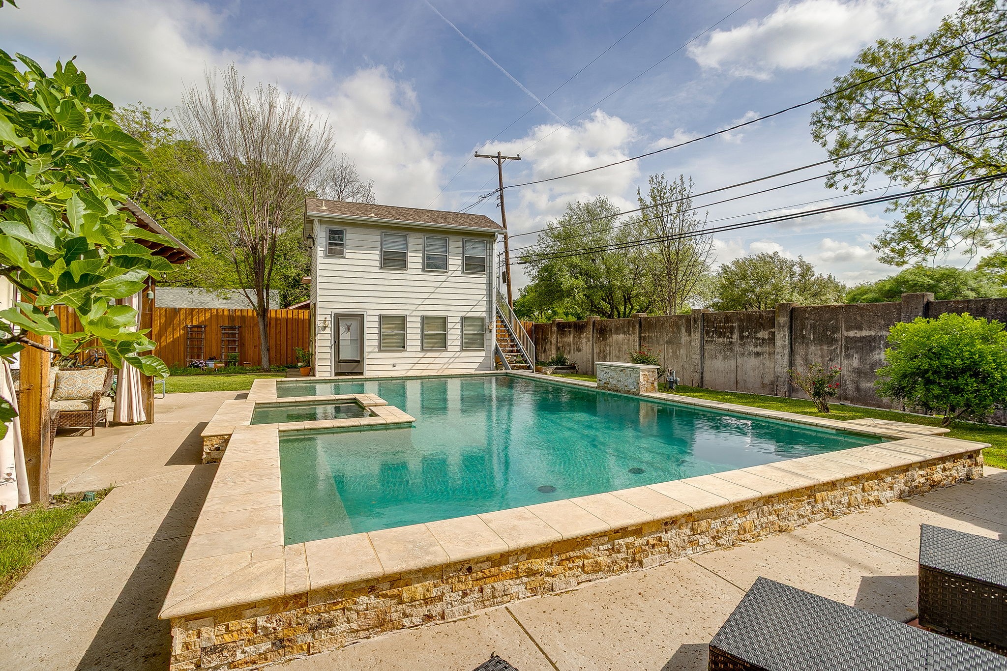 320 Eastwood Avenue Fort Worth TX 76107