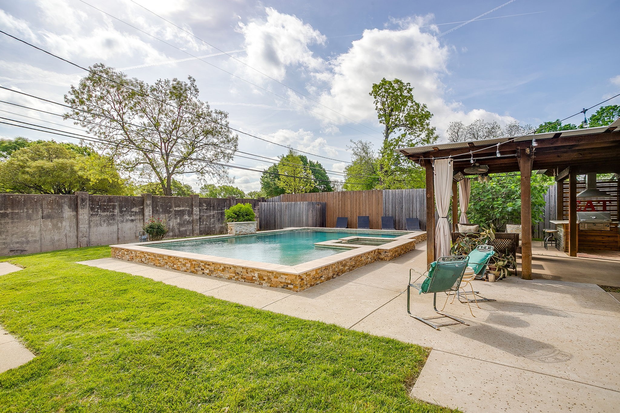 320 Eastwood Avenue Fort Worth TX 76107