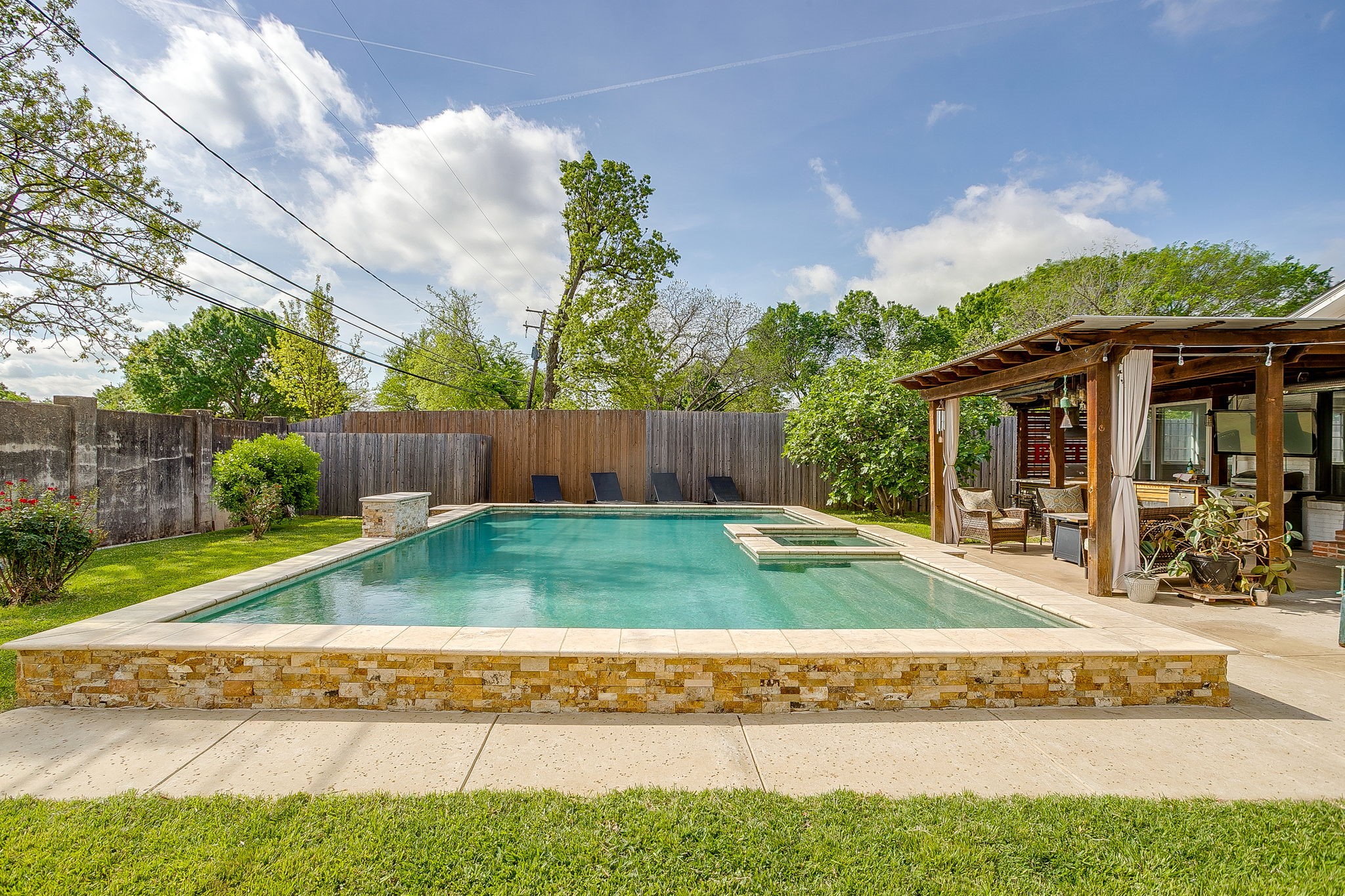 320 Eastwood Avenue Fort Worth TX 76107