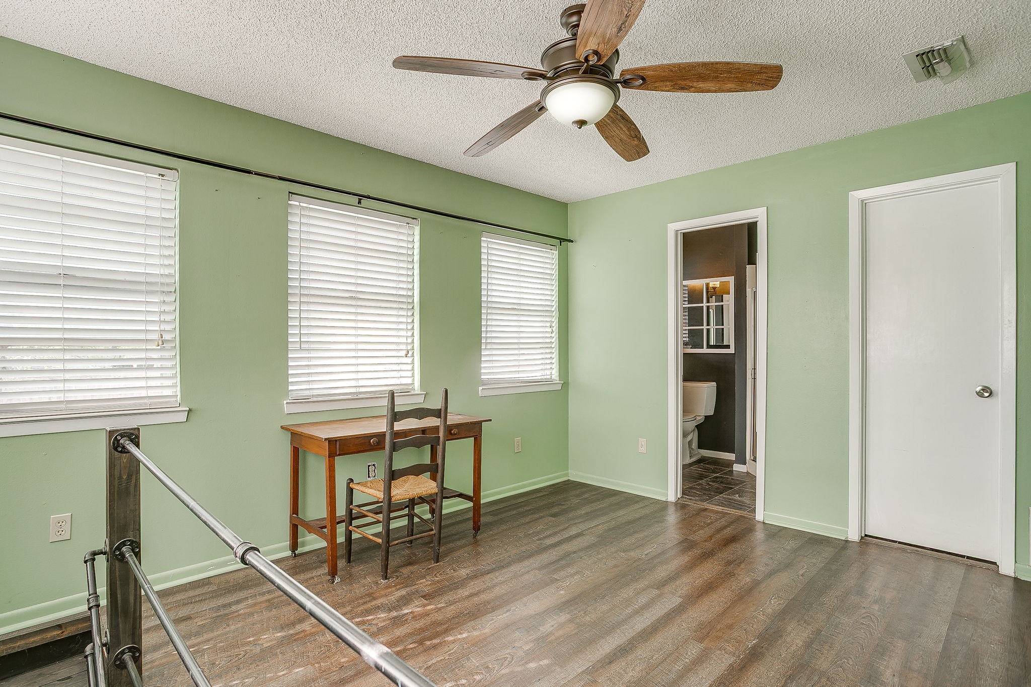 320 Eastwood Avenue Fort Worth TX 76107