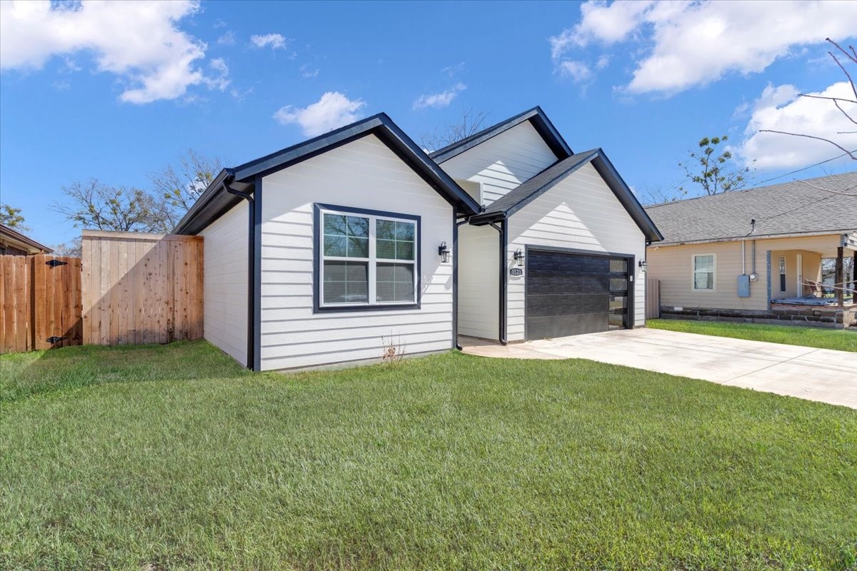 1323 S Montgomery Street Sherman TX 75090