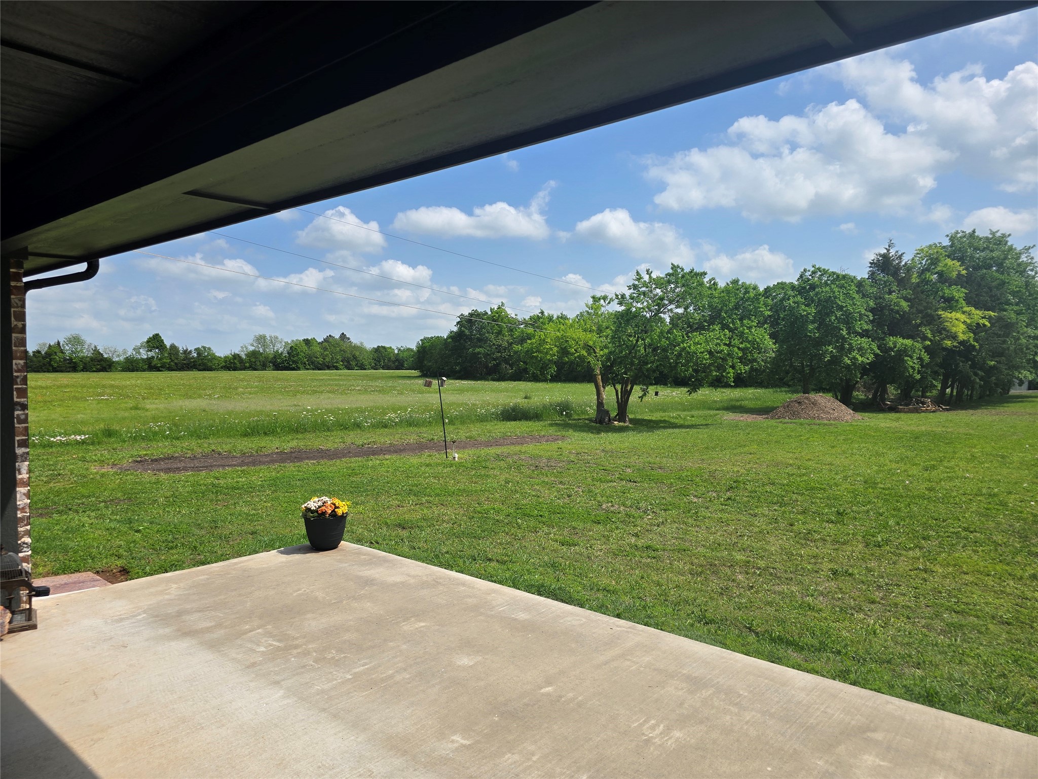 101 E Whitewright Road Savoy TX 75479