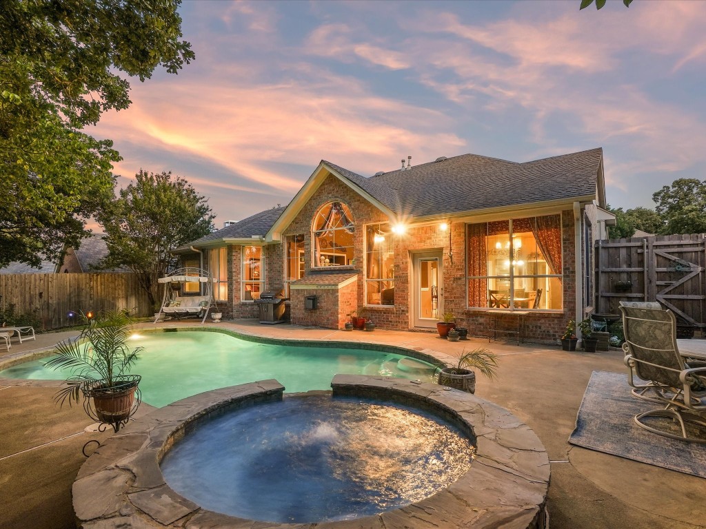 8313 Shady Oaks Drive North Richland Hills TX 76182