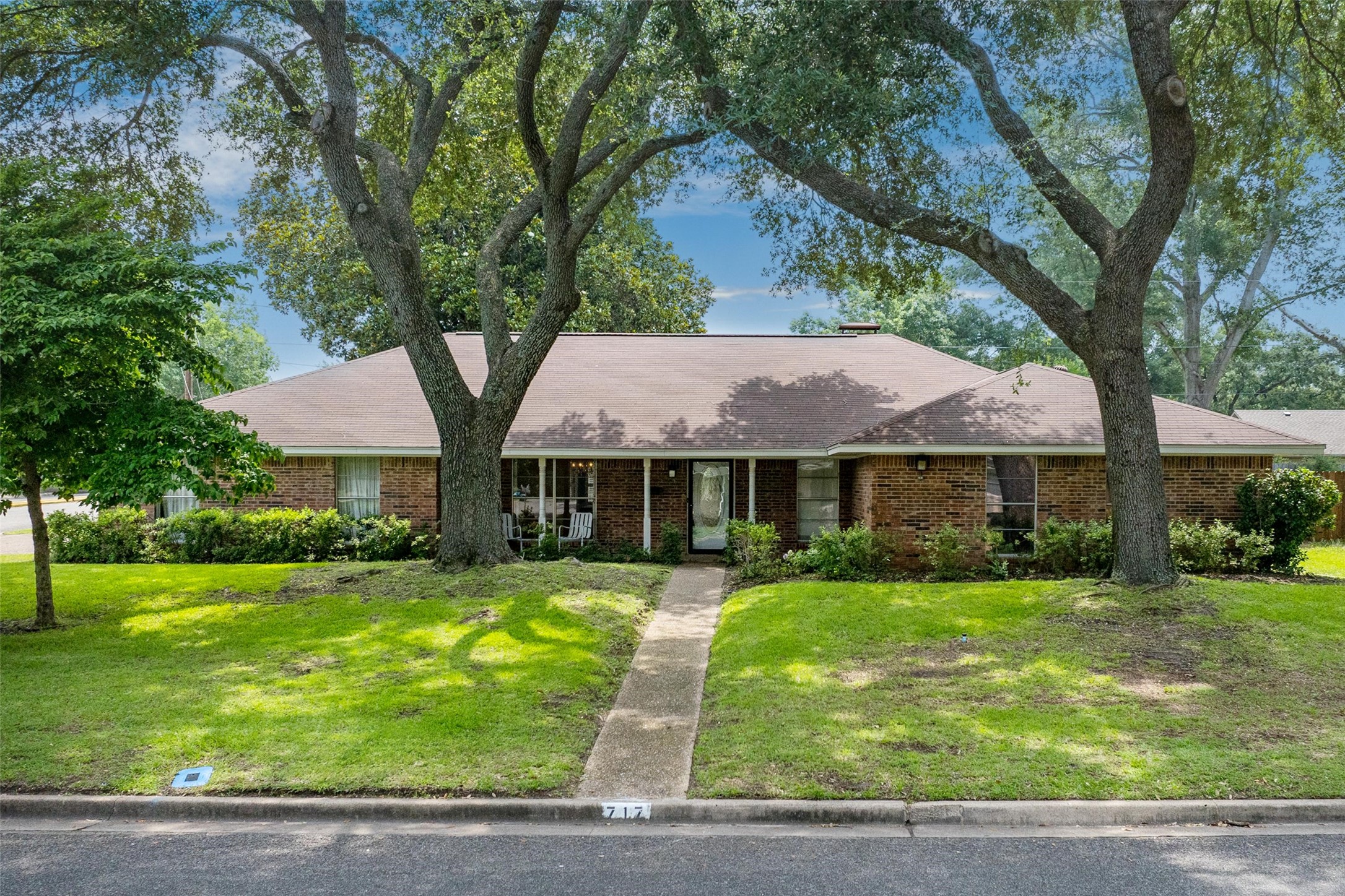 717 Belmont Street Athens TX 75751