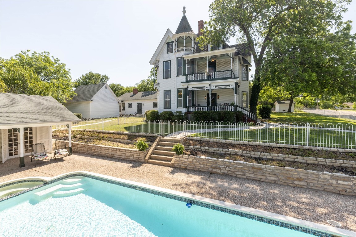 307 W Couts Street Weatherford TX 76086