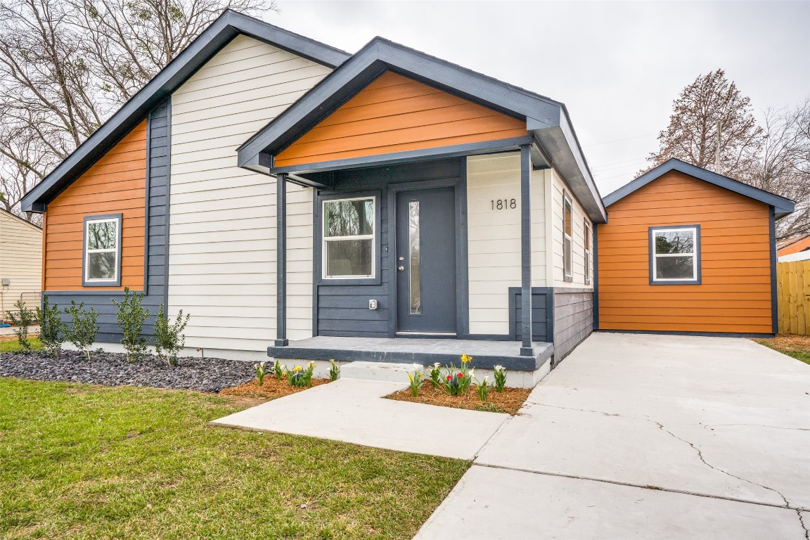 1818 Engle Avenue Dallas TX 75224