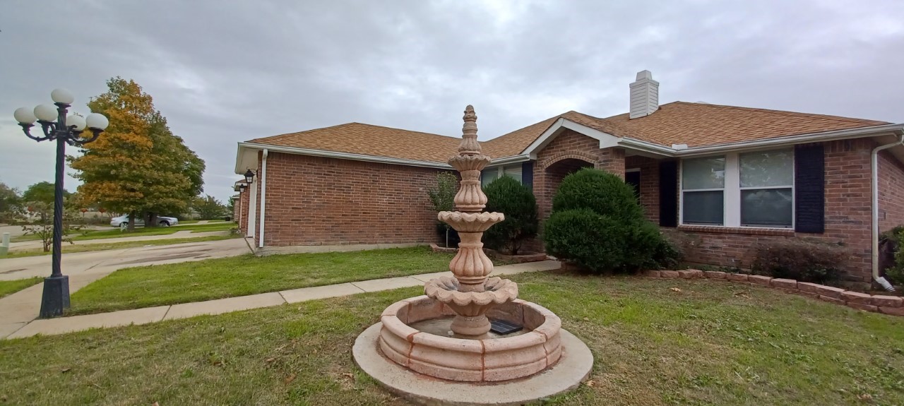 2009 W Grove Lane Grand Prairie TX 75052