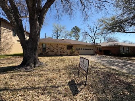 1204 Shufford Street Irving TX 75060
