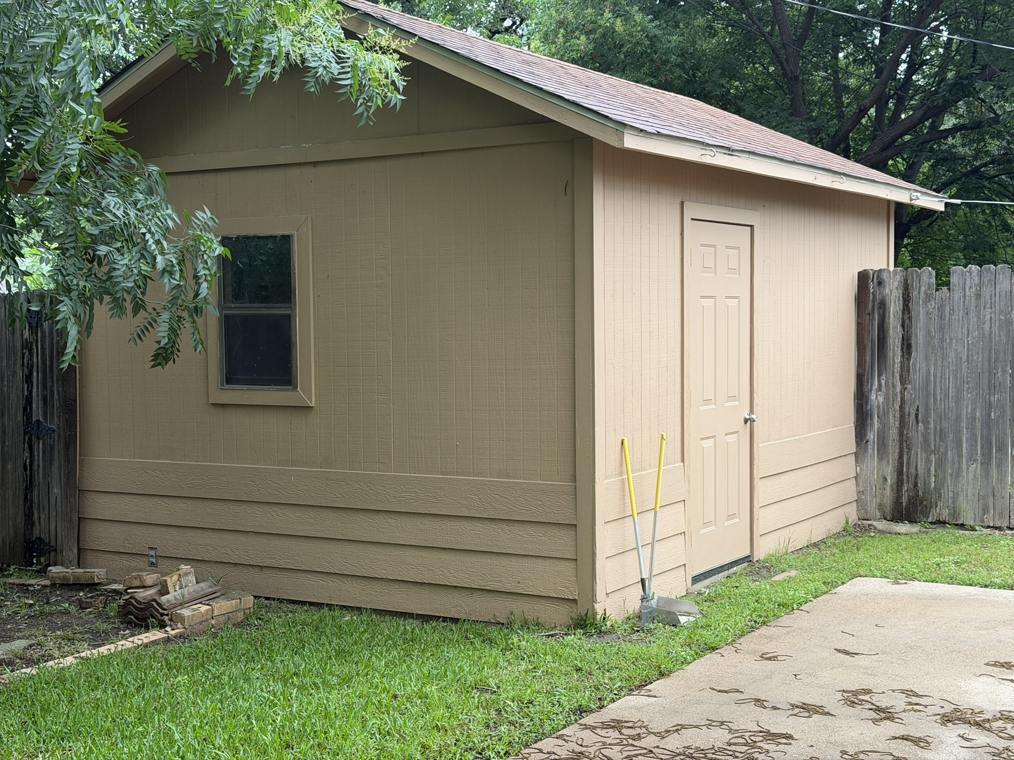 126 Sanders Place Irving TX 75062
