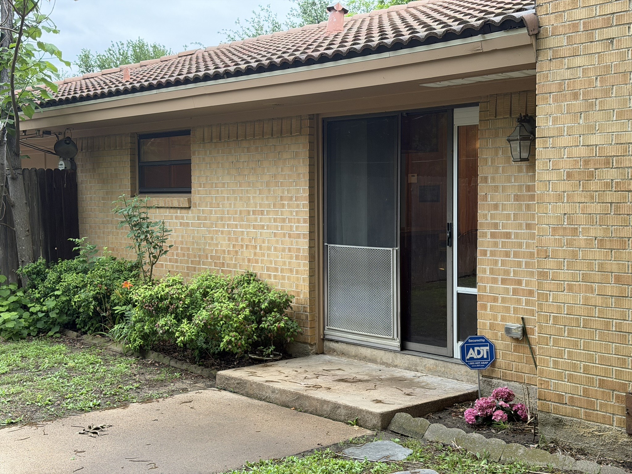 126 Sanders Place Irving TX 75062