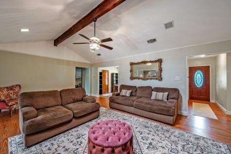 3407 Dovecreek Drive Arlington TX 76016