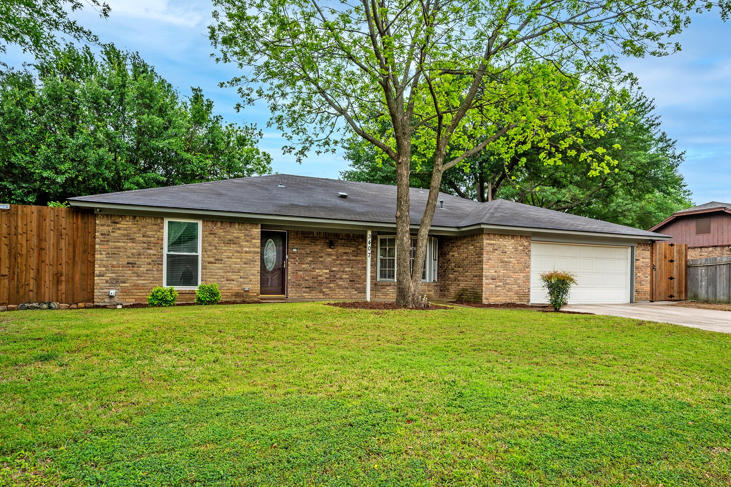 3407 Dovecreek Drive Arlington TX 76016