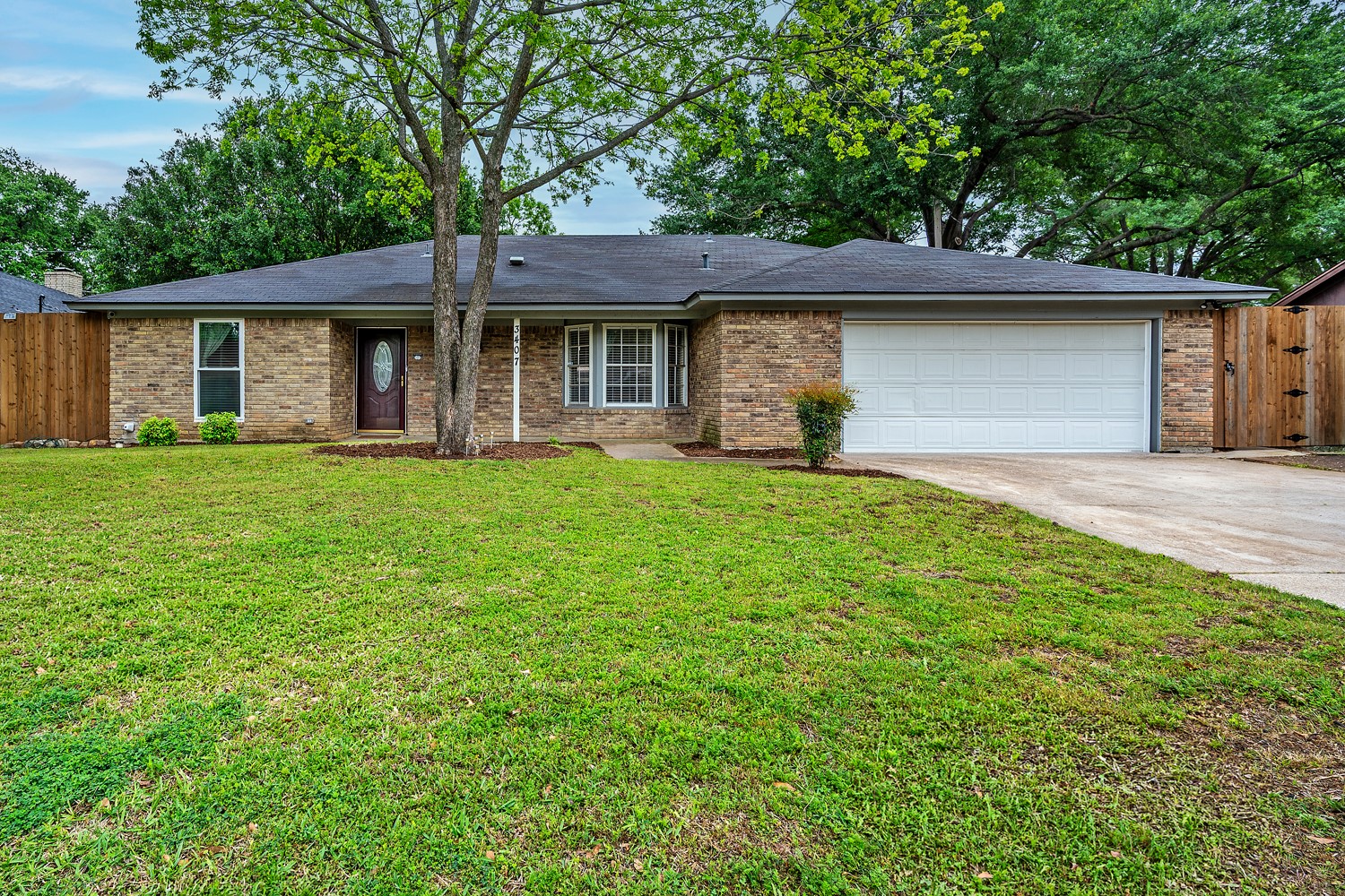 3407 Dovecreek Drive Arlington TX 76016