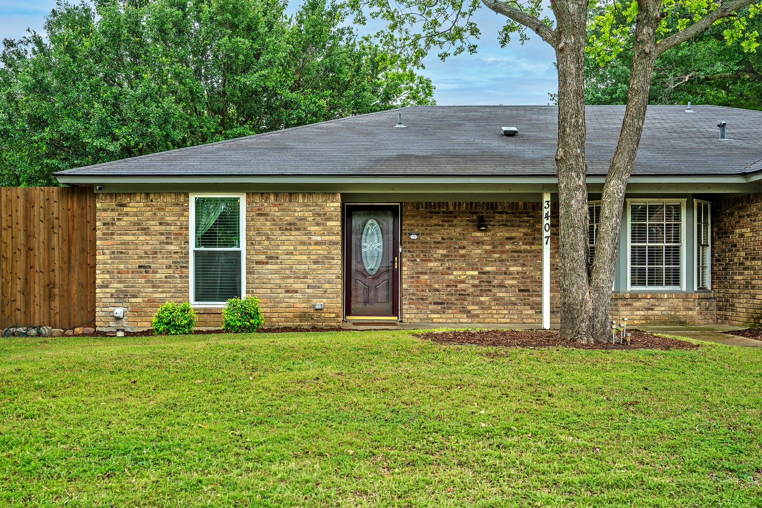 3407 Dovecreek Drive Arlington TX 76016