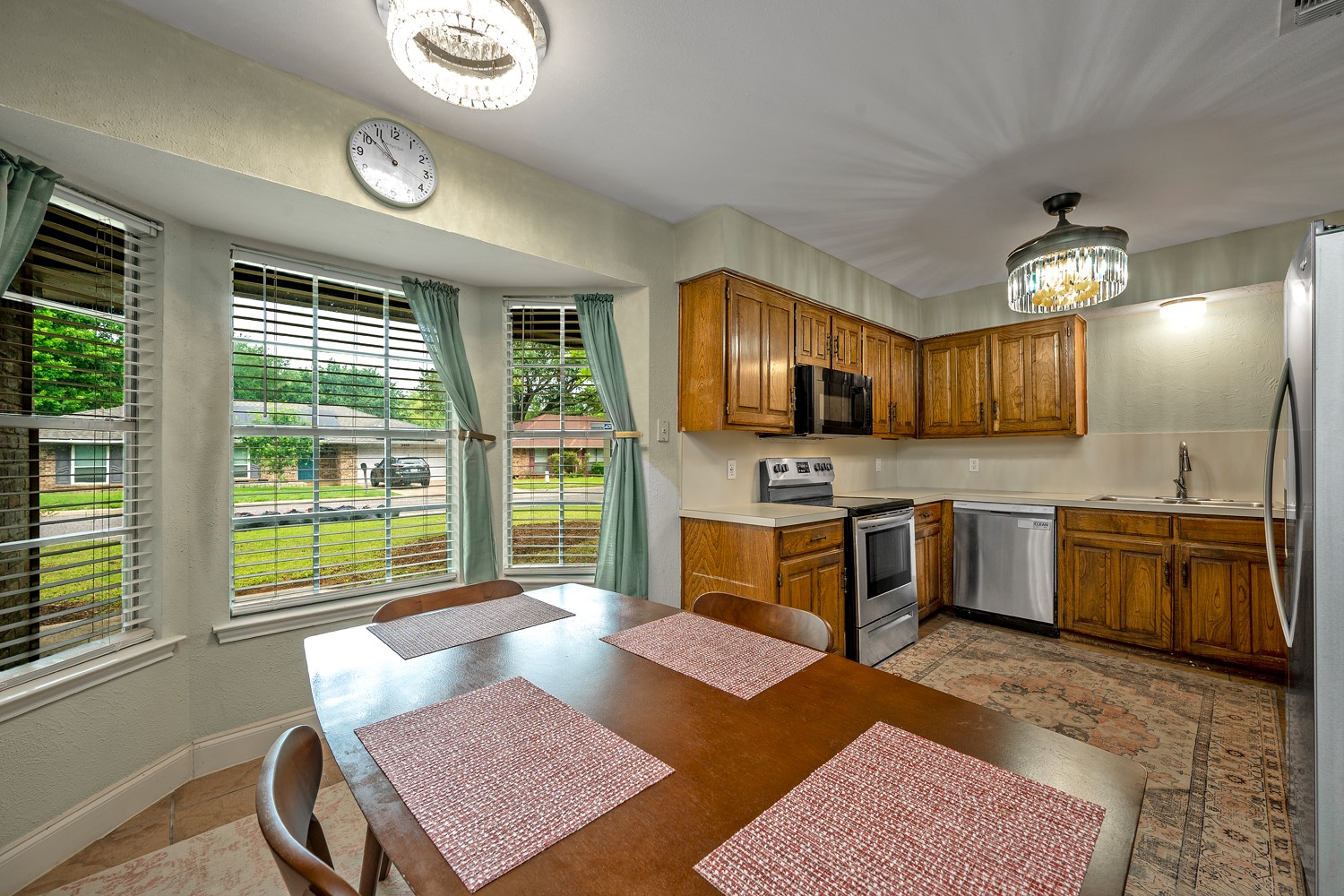 3407 Dovecreek Drive Arlington TX 76016