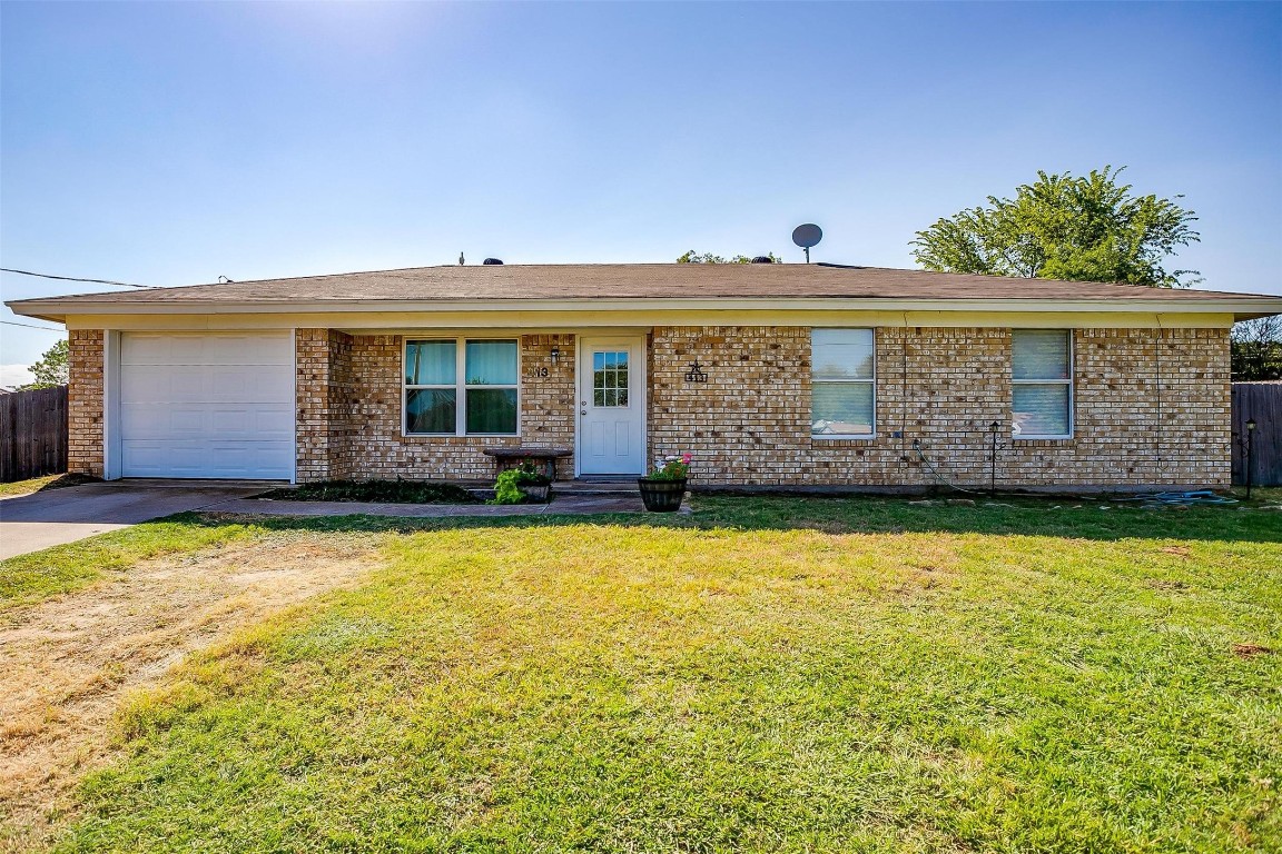 413 Berryhill Drive Springtown TX 76082