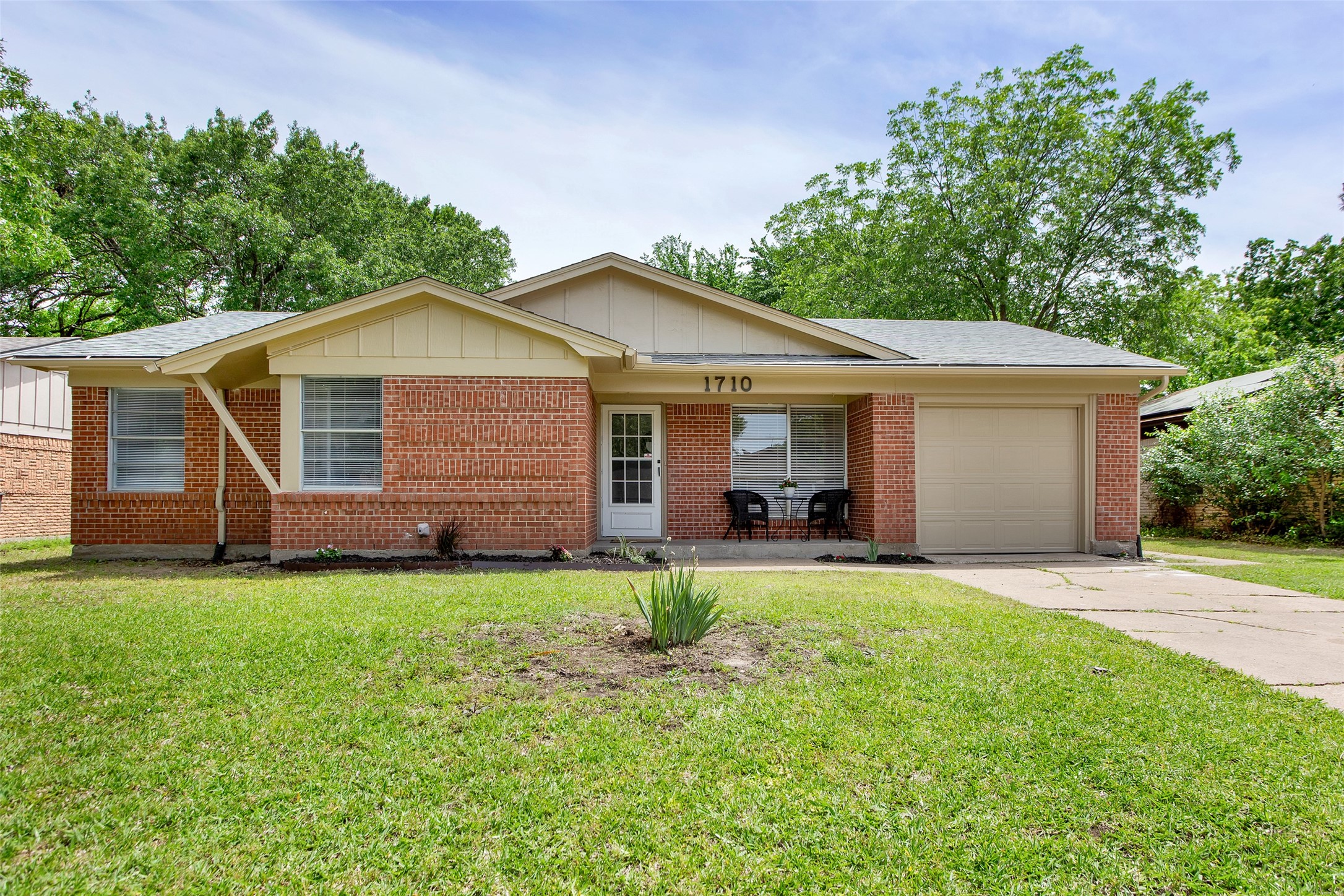 1710 W Hunt Street Sherman TX 75092