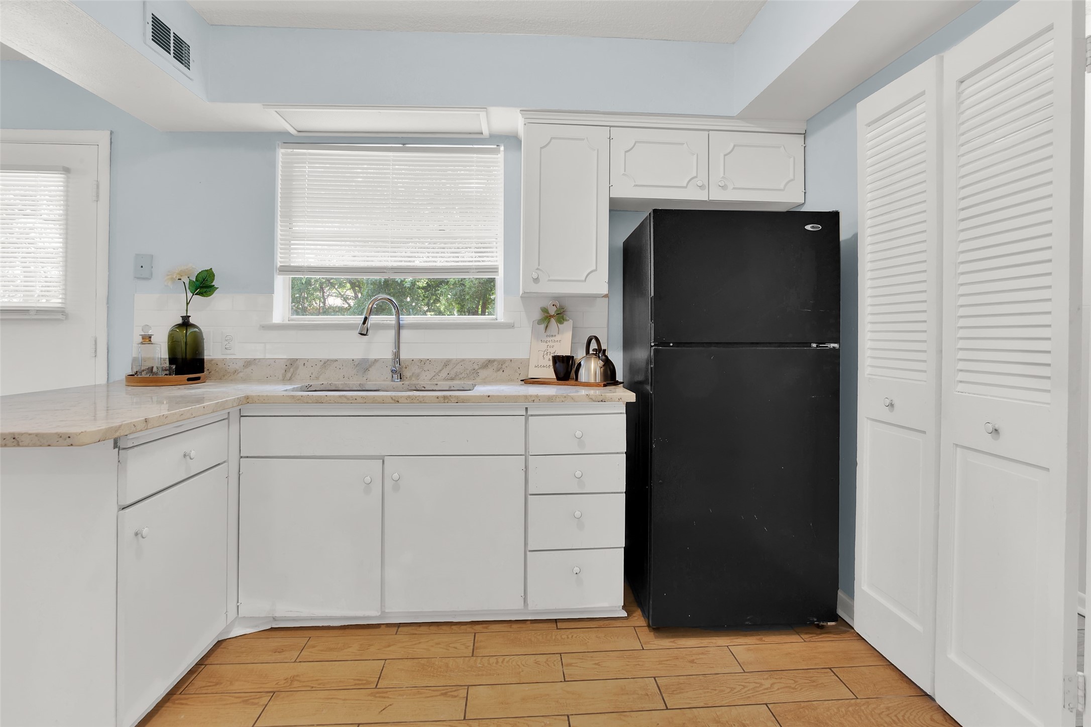 1710 W Hunt Street Sherman TX 75092