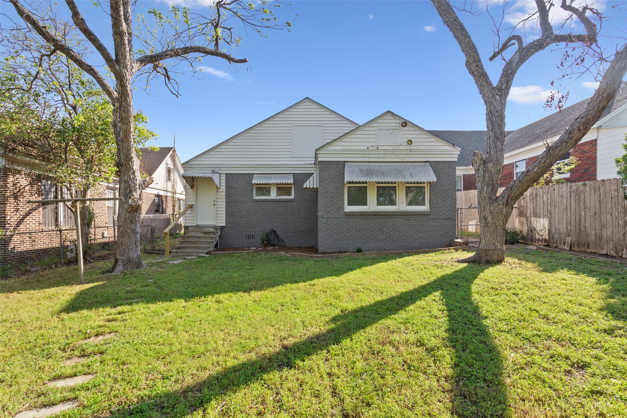 1624 N 17th Street Waco TX 76707