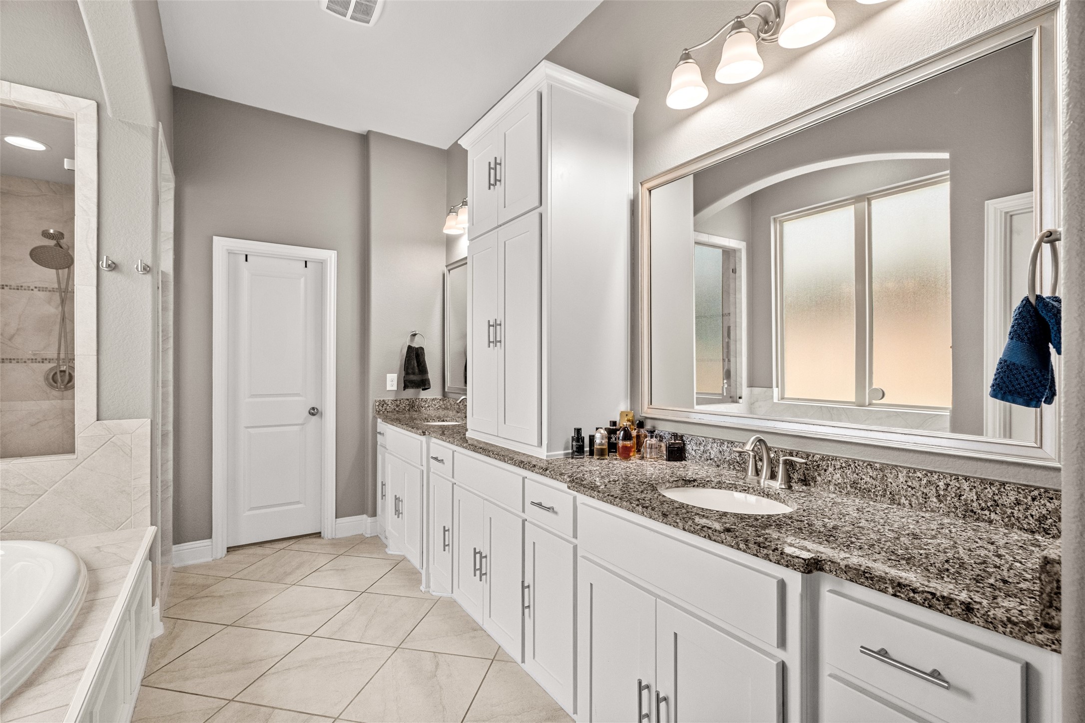 3017 Little The Colony TX 75056