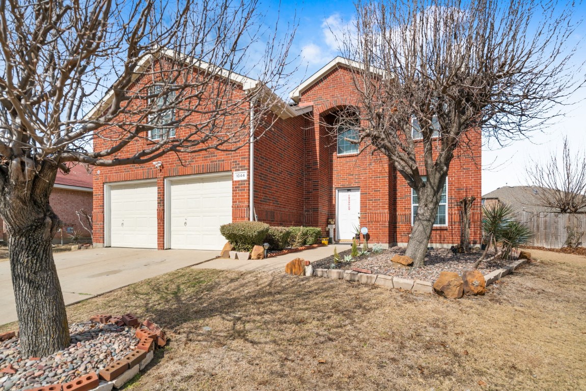 1044 Westbrook Court Grand Prairie TX 75052