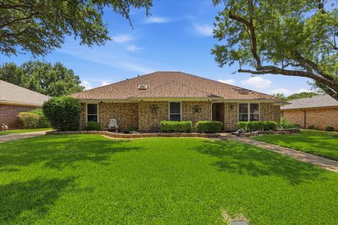 2008 Iron Horse Court Arlington TX 76017