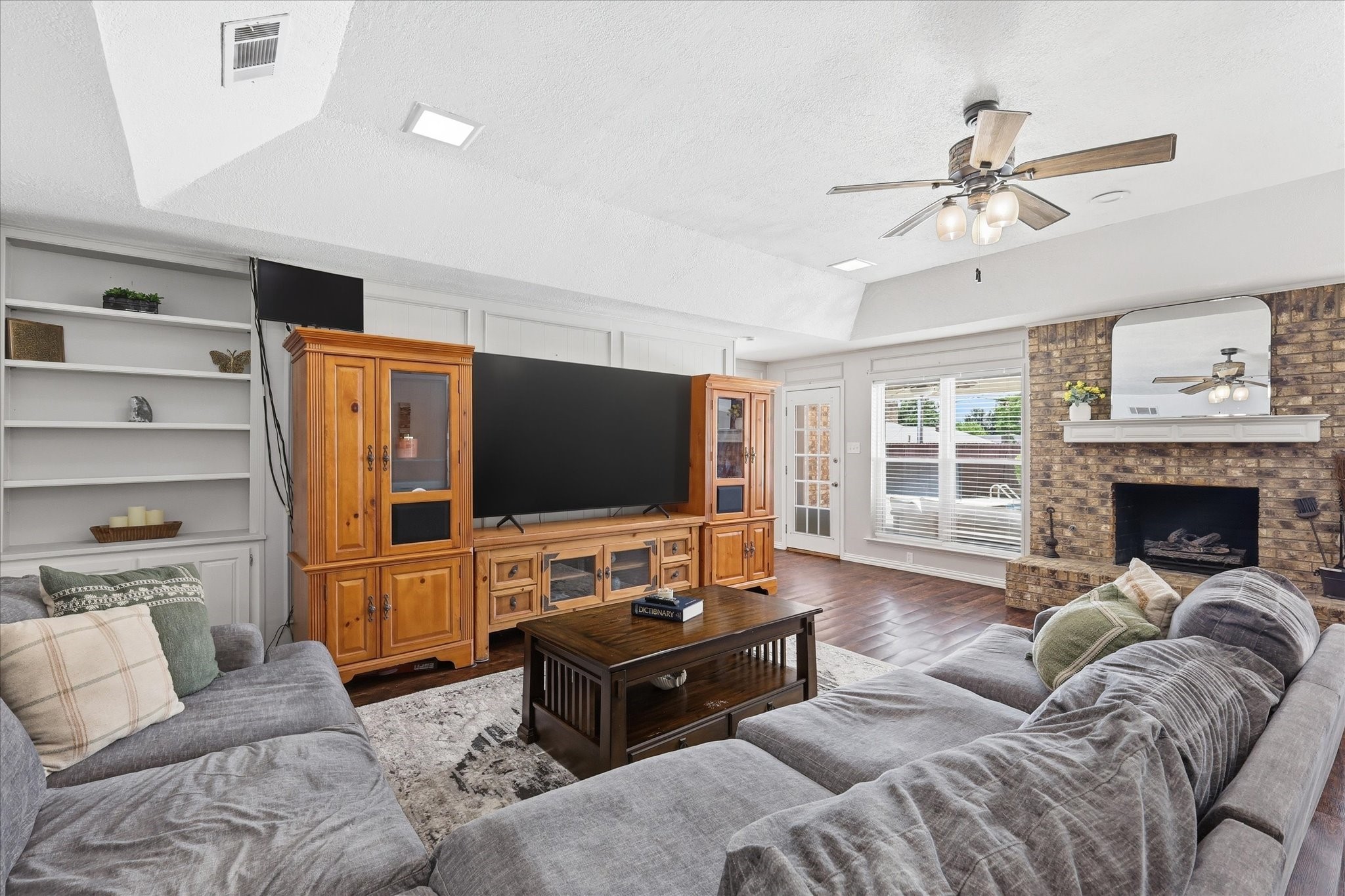2008 Iron Horse Court Arlington TX 76017