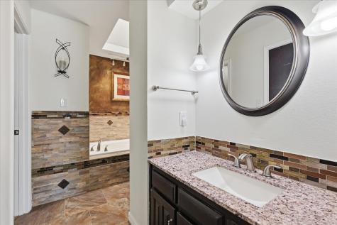 2008 Iron Horse Court Arlington TX 76017