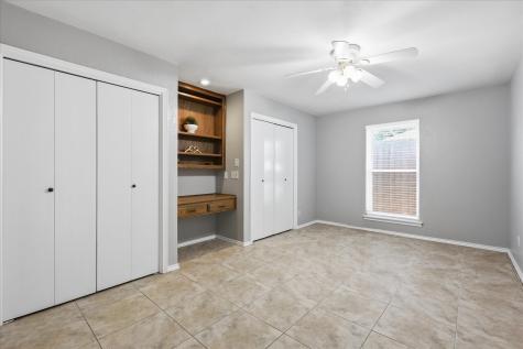 2008 Iron Horse Court Arlington TX 76017