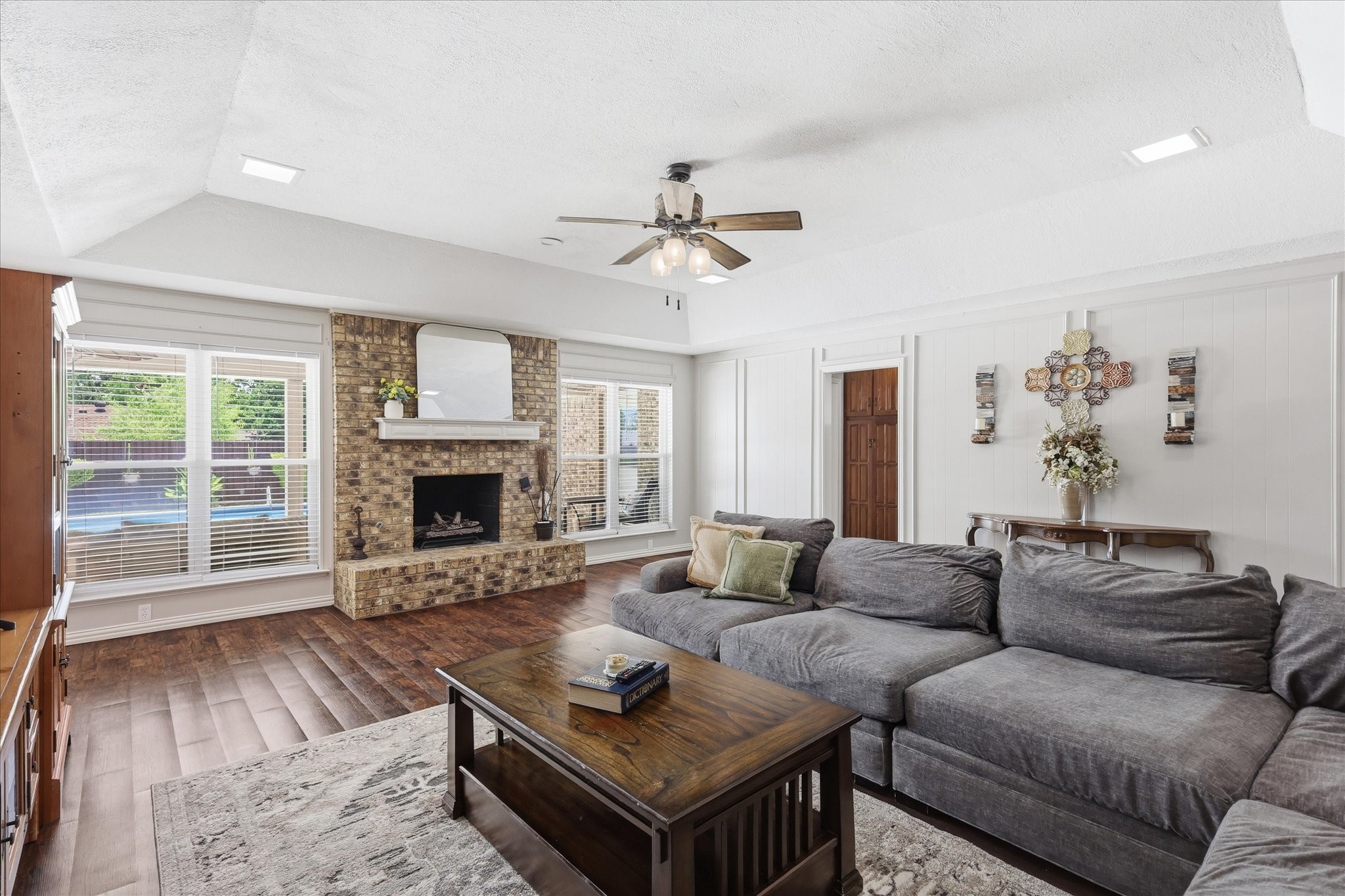 2008 Iron Horse Court Arlington TX 76017