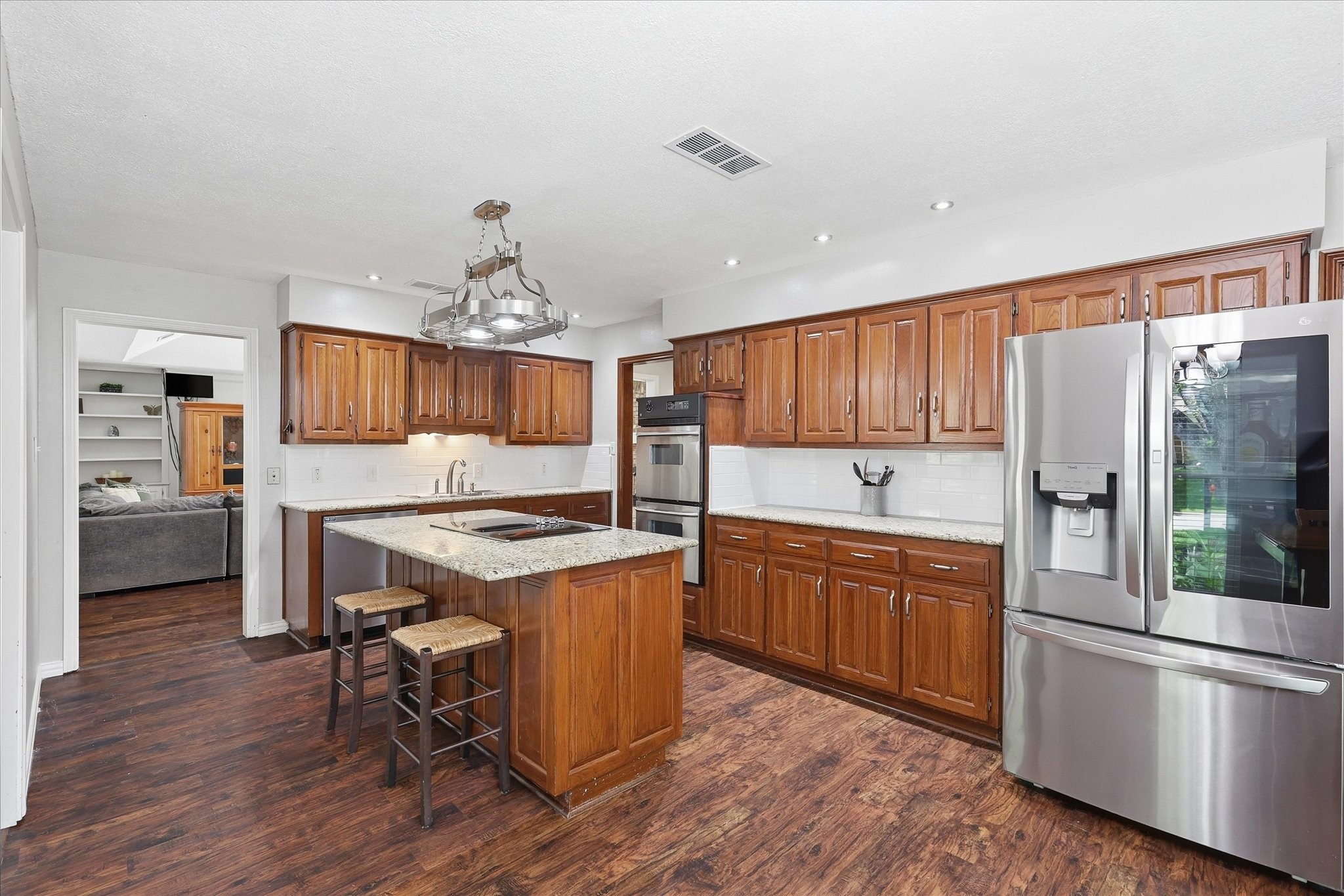2008 Iron Horse Court Arlington TX 76017