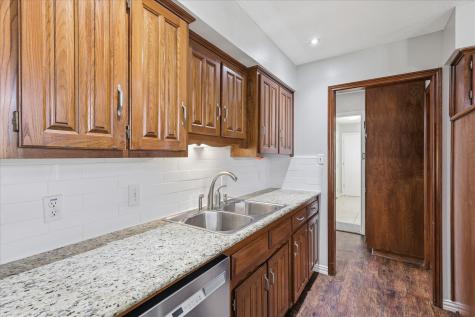 2008 Iron Horse Court Arlington TX 76017