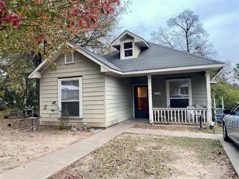 245 7th Street SW Paris TX 75460