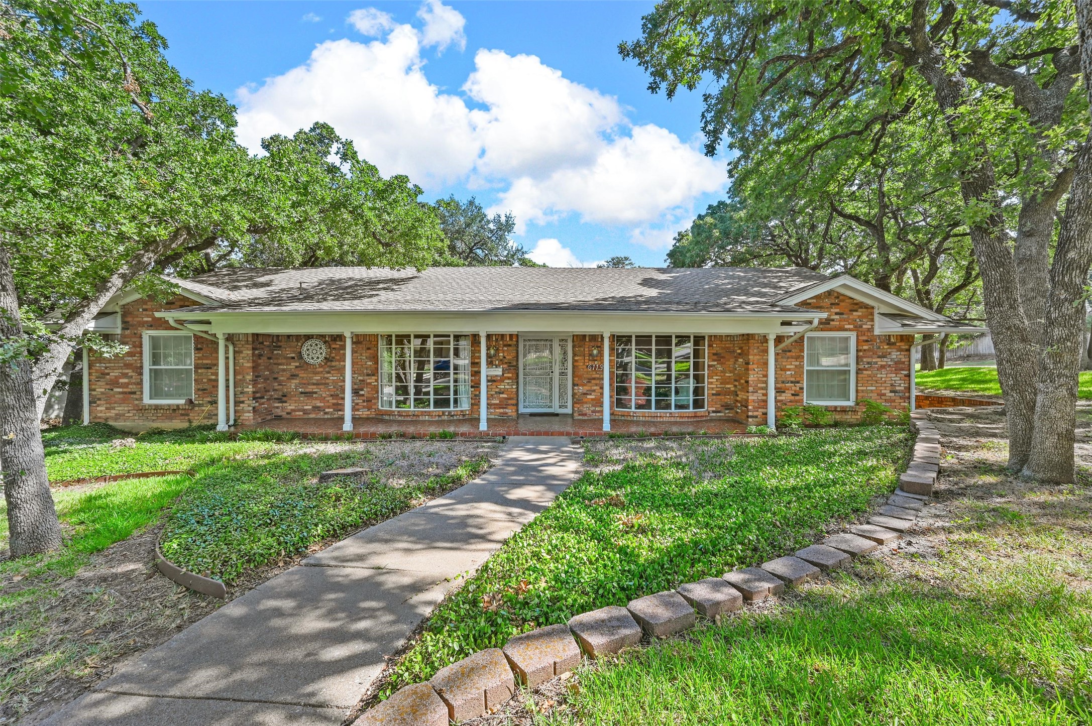6113 Ravenswood Drive Fort Worth TX 76112