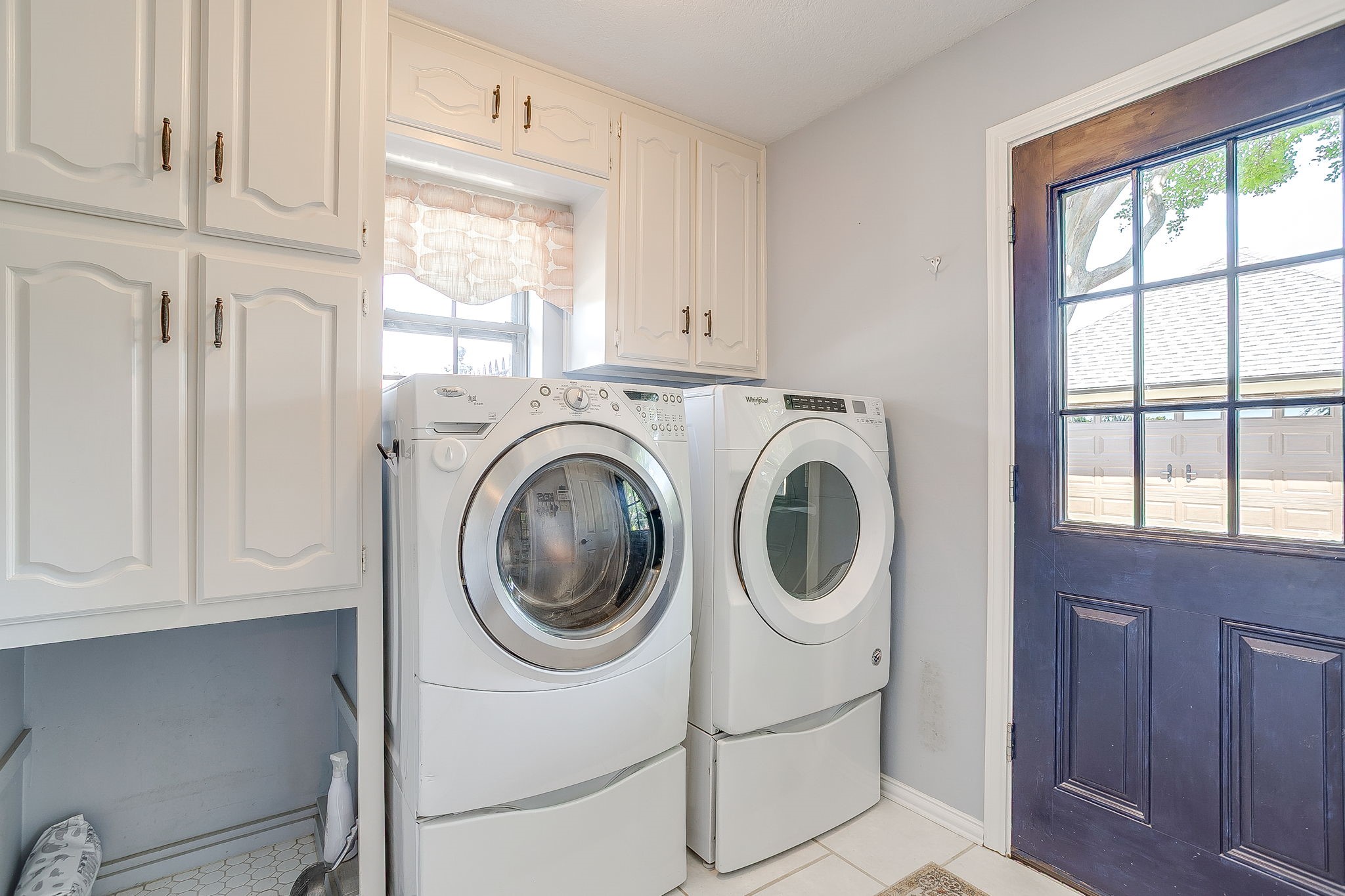 3704 Edgefield Lane Bedford TX 76021