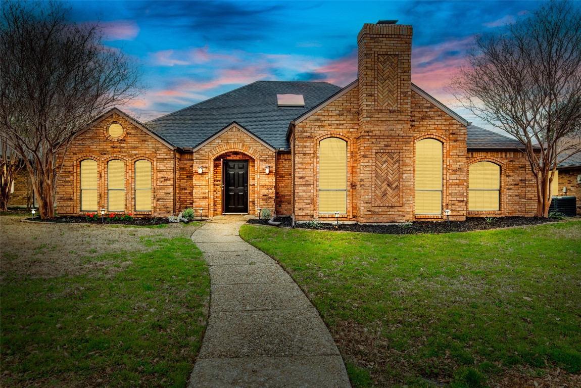 2312 Stone Glen Lane Carrollton TX 75007