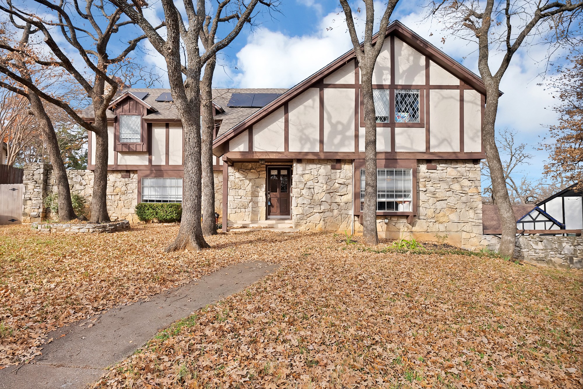 1818 Burr Oak Street Arlington TX 76012