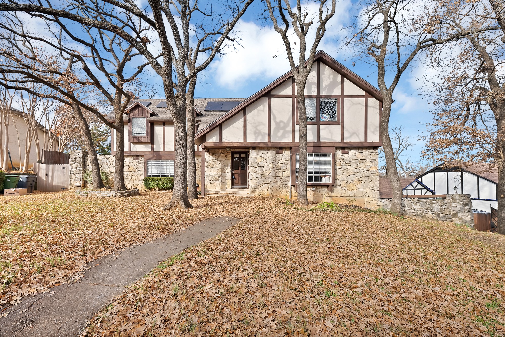 1818 Burr Oak Street Arlington TX 76012