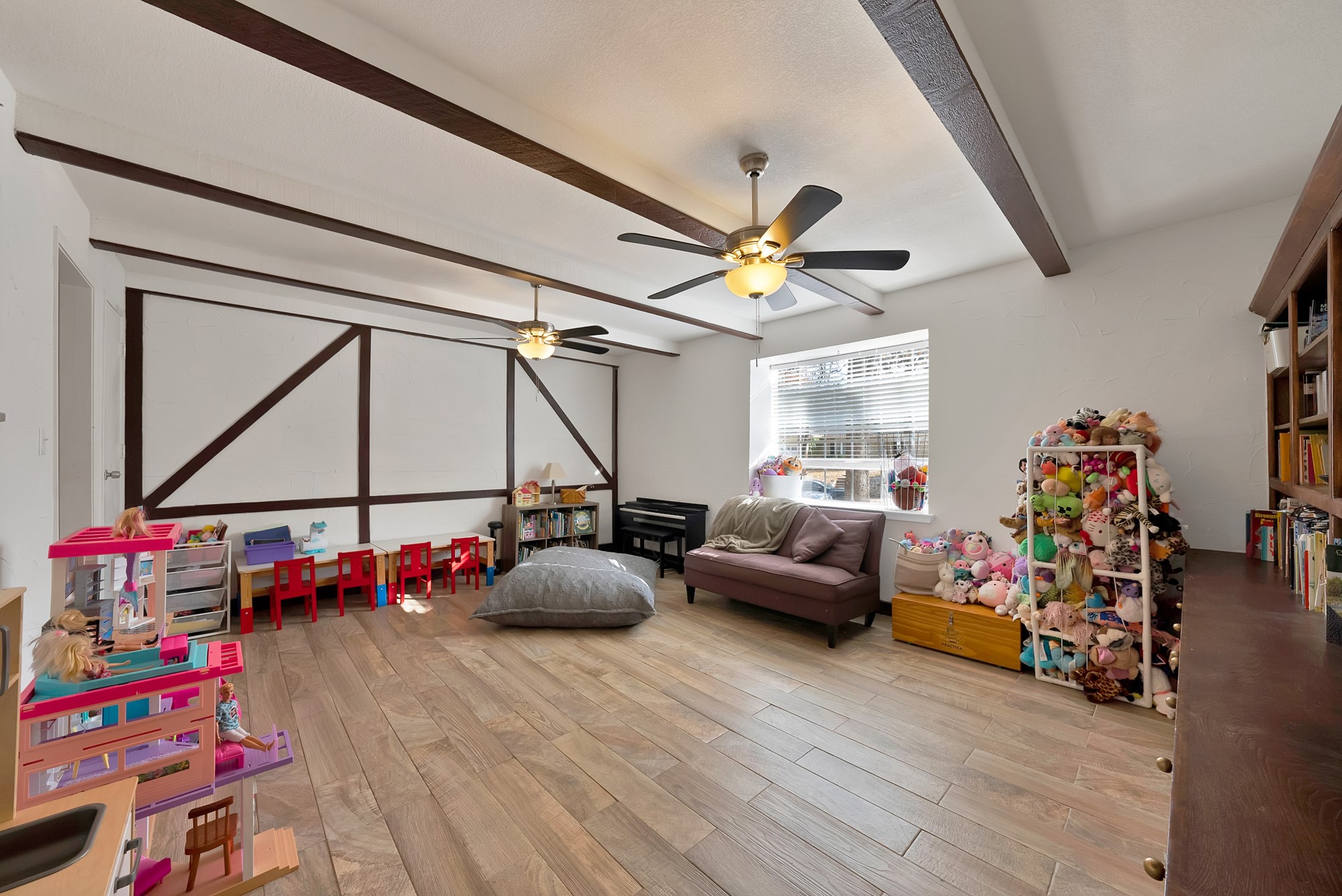 1818 Burr Oak Street Arlington TX 76012