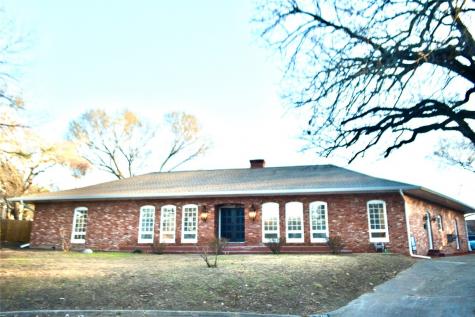 2111 Woodhaven Drive Arlington TX 76010