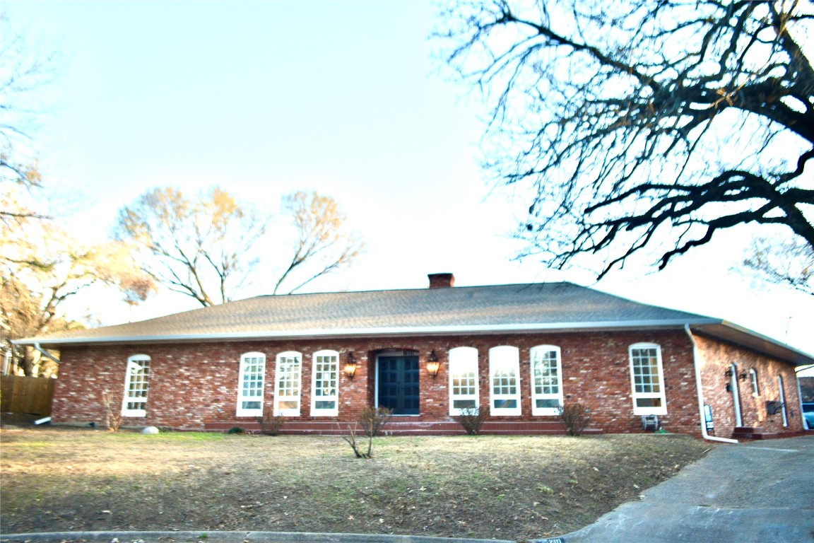 2111 Woodhaven Drive Arlington TX 76010