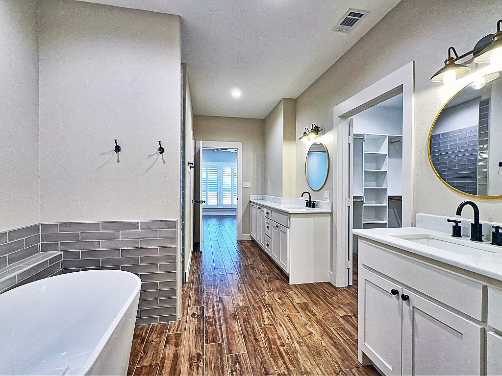 3347 Sabine Street Athens TX 75752