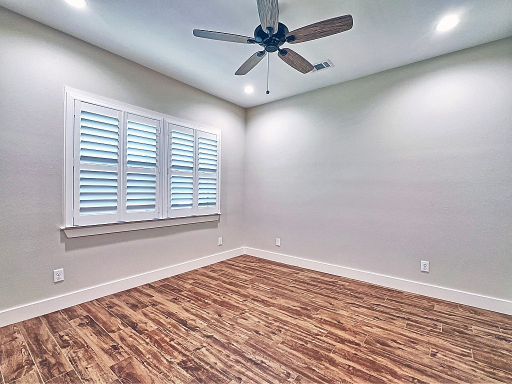 3347 Sabine Street Athens TX 75752