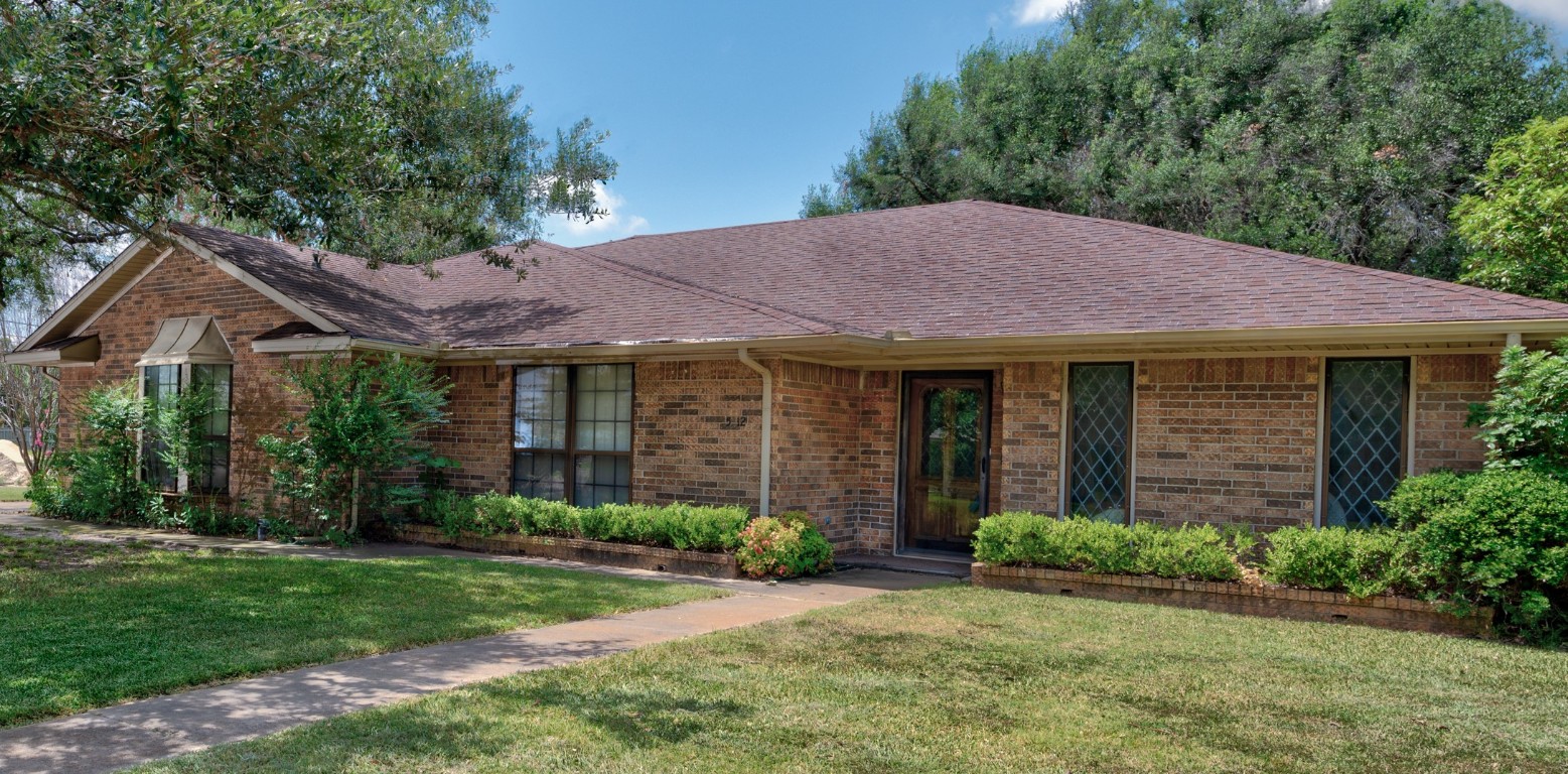 5512 Greenbriar Street Greenville TX 75402