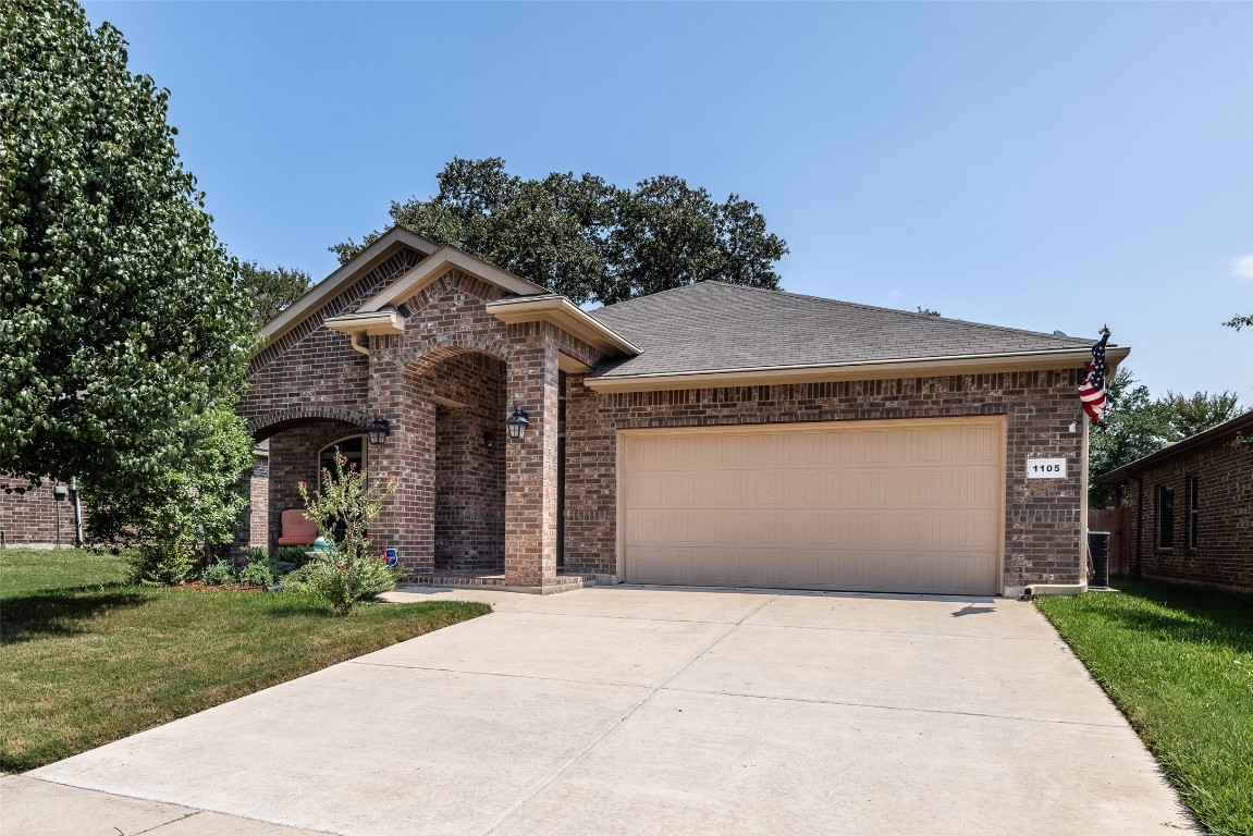 1105 Edgewater Drive Azle TX 76020
