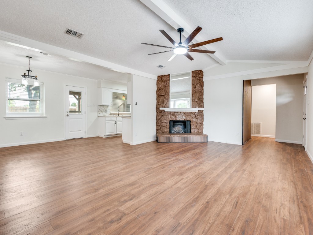 321 Campo Street Grand Prairie TX 75051