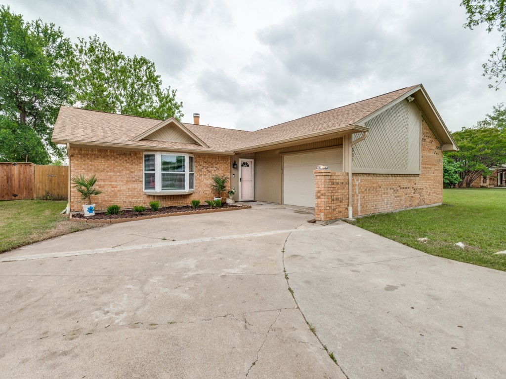 321 Campo Street Grand Prairie TX 75051