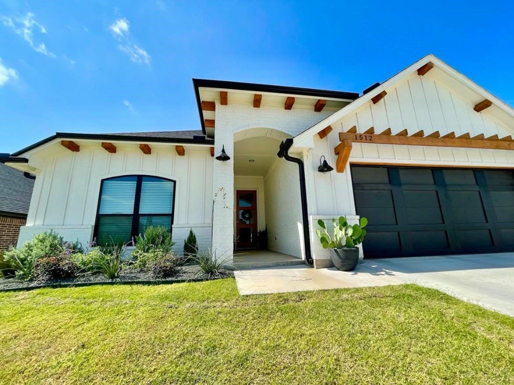 1512 Town Creek Circle Weatherford TX 76086