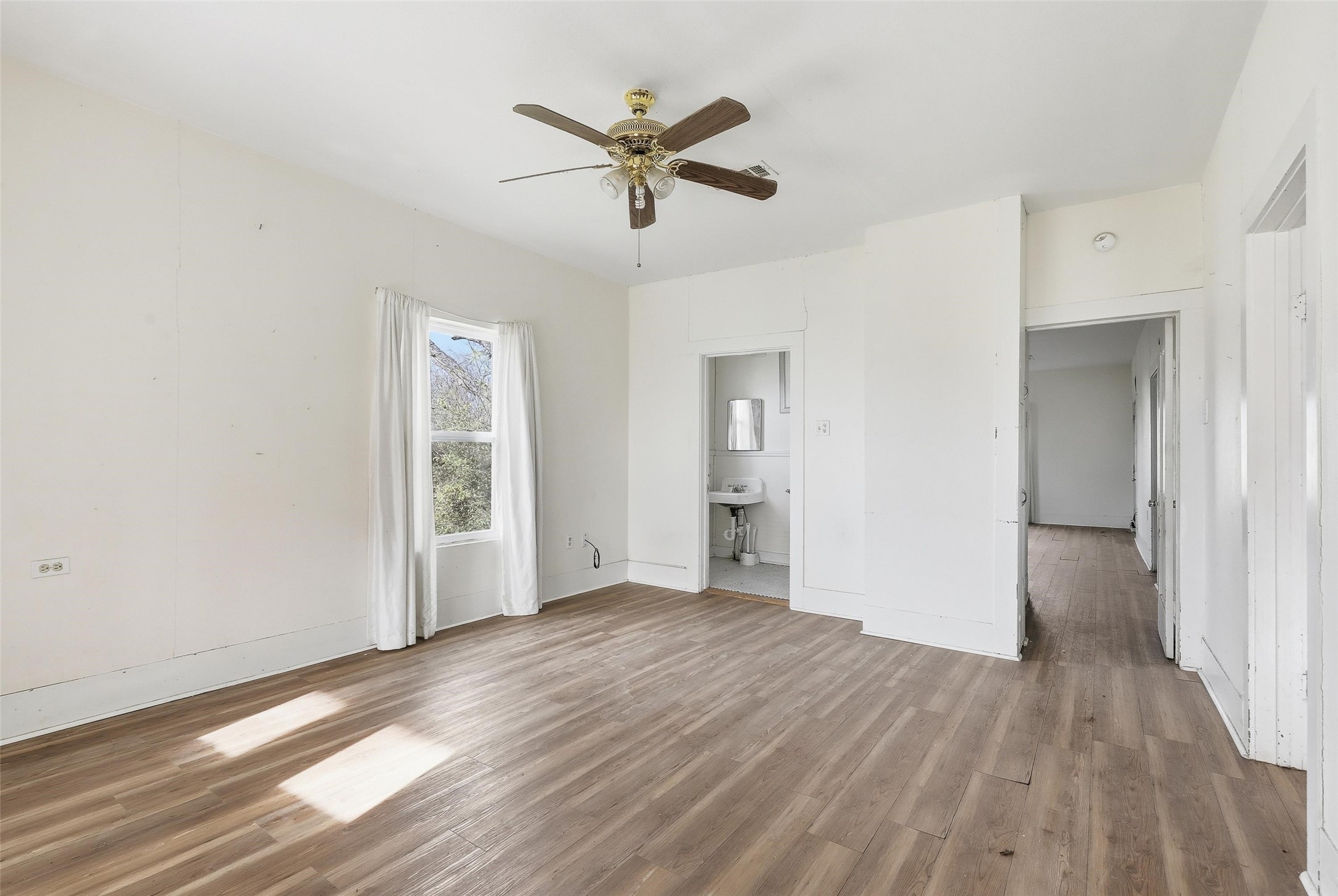 403 E Morgan Meridian TX 76665